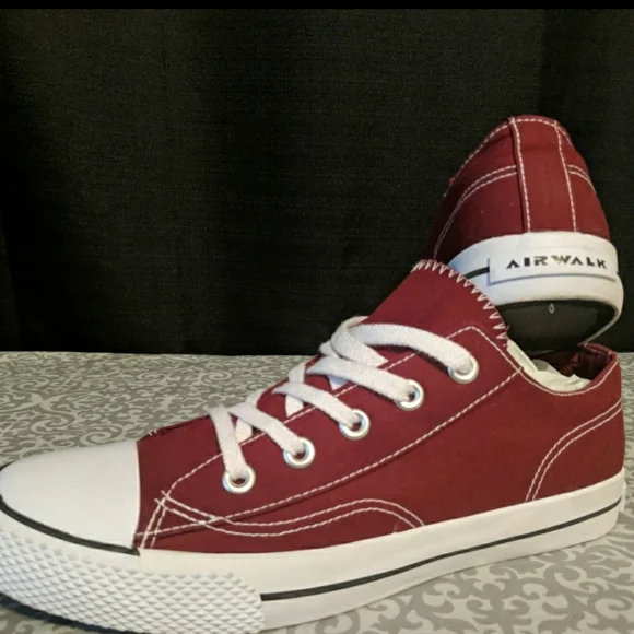 Women's Airwalk Legacee Maroon Sneakers - Picture 1 of 6